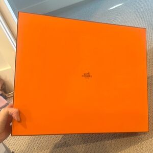 Hermes box